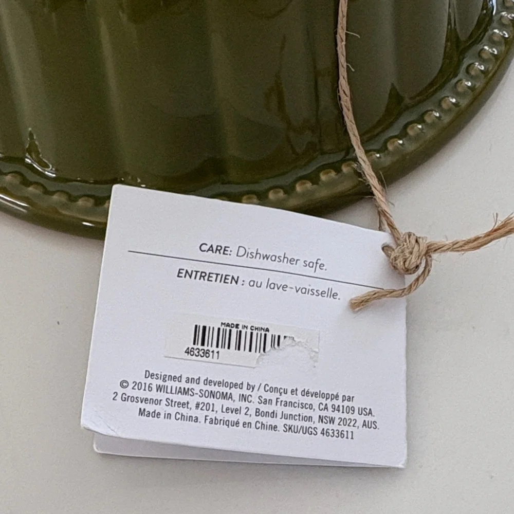 Williams Sonoma Olive Green Leaf Mold